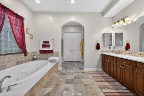 Bath - 32905 Avenida Lestonnac, Temecula, CA 92592 photo 1 of 4