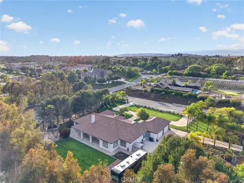 View/Area - 32905 Avenida Lestonnac, Temecula, CA 92592 photo 2 of 6