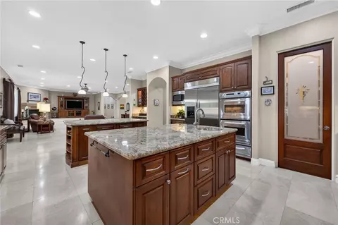 Kitchen - 32905 Avenida Lestonnac, Temecula, CA 92592 photo 3 of 5