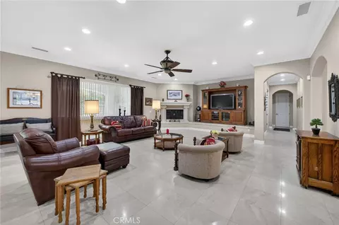 Living - 32905 Avenida Lestonnac, Temecula, CA 92592 photo 1 of 3