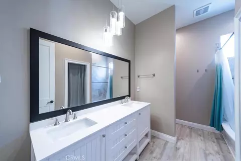 Bath - 32700 Cox, Menifee, CA 92584 photo 6 of 7