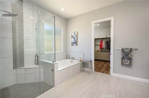 Bath - 40088 Walcott Ln, Temecula, CA 92591 photo 2 of 6