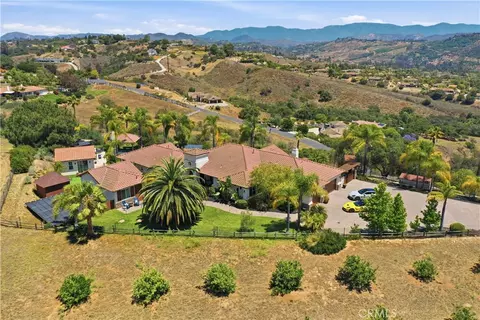 View/Area - 3508 Vista Corona, Fallbrook, CA 92028 photo 4 of 5
