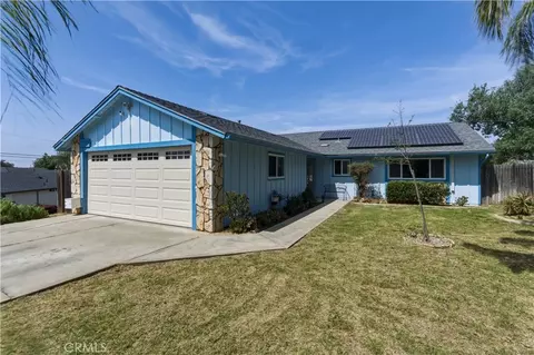 2251 S Stage Coach Ln, Fallbrook, CA 92028