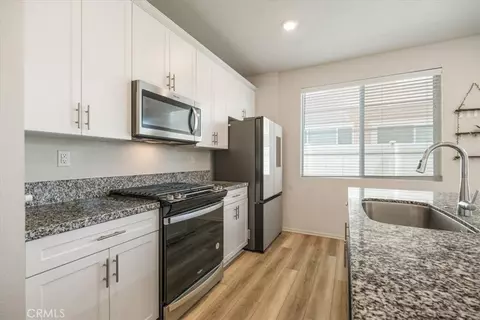 Kitchen - 28175 Ashtree, Temecula, CA 92591 photo 2 of 2