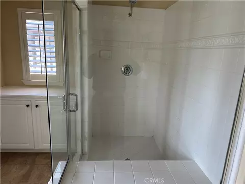 Bath - 45486 Olive Ct, Temecula, CA 92592 photo 1 of 6
