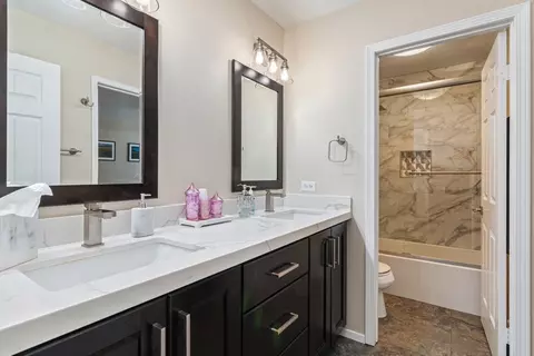 Bath - 42939 Cala Rosso, Temecula, CA 92592 photo 2 of 5