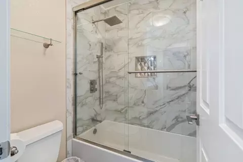 Bath - 42939 Cala Rosso, Temecula, CA 92592 photo 3 of 5