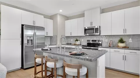 36600 Frangipani Dr, Winchester, CA 92596