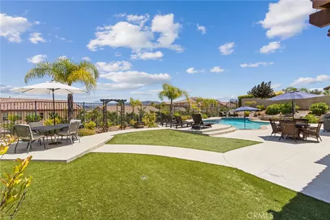 Exterior - 34502 Serdonis St, Temecula, CA 92592 photo 9 of 12