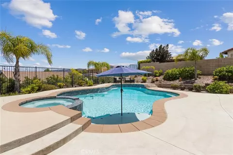 Exterior - 34502 Serdonis St, Temecula, CA 92592 photo 11 of 12