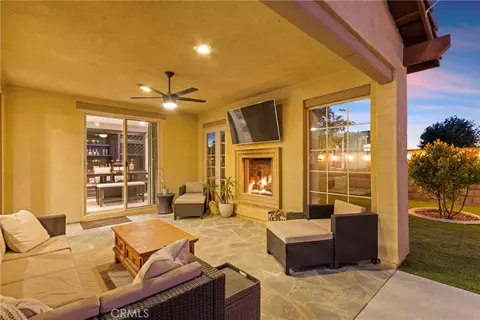 Exterior - 34502 Serdonis St, Temecula, CA 92592 photo 3 of 12