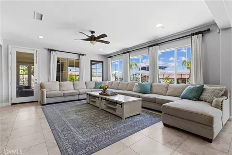 Living - 34502 Serdonis St, Temecula, CA 92592 photo 3 of 4