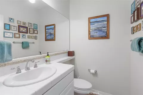 Bath - 31956 Bitterroot Ct, Temecula, CA 92592 photo 1 of 2