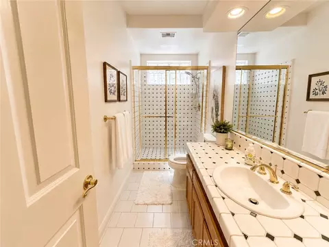 Bath - 1506 Crestview Rd, Redlands, CA 92374 photo 1 of 5