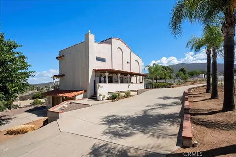 2638 W Victoria Dr, Alpine, CA 91901