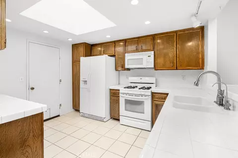 Kitchen - 1348 Pepper Tree, Hemet, CA 92545 photo 1 of 3