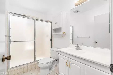 Bath - 1348 Pepper Tree, Hemet, CA 92545 photo 2 of 2