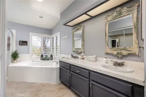 Bath - 41762 Humber Dr, Temecula, CA 92591 photo 1 of 4