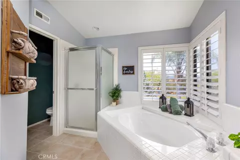 Bath - 41762 Humber Dr, Temecula, CA 92591 photo 2 of 4