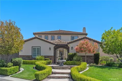 22861 Royal Adelaide, Murrieta, CA 92562