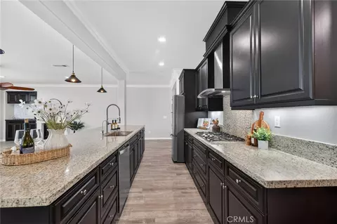 Kitchen - 33320 Kilroy Rd, Temecula, CA 92592 photo 1 of 2