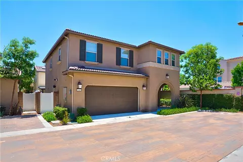 30405 Village Ter, Menifee, CA 92584