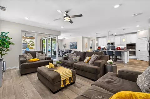 Living - 30478 Mulberry Ct, Temecula, CA 92591 photo 2 of 2