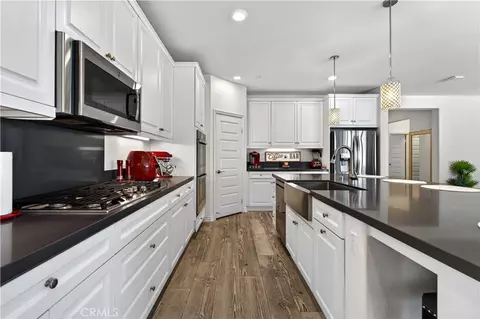 Kitchen - 30478 Mulberry Ct, Temecula, CA 92591 photo 3 of 4