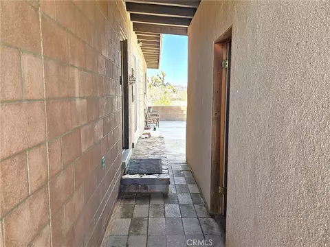 57492 Onaga Trl, Yucca Valley, CA 92284 photo 5