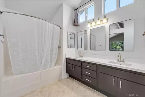 Bath - 30396 Danube Ct, Temecula, CA 92591 photo 2 of 2