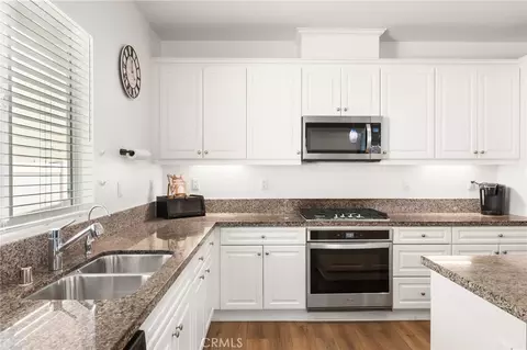 Kitchen - 26545 Dash Dr, Menifee, CA 92585 photo 2 of 5