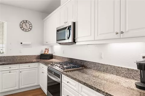 Kitchen - 26545 Dash Dr, Menifee, CA 92585 photo 4 of 5