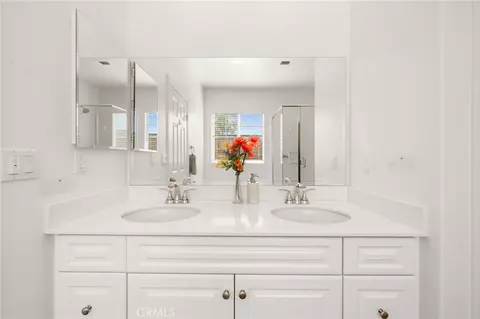 Bath - 26545 Dash Dr, Menifee, CA 92585 photo 2 of 3