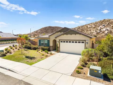 Exterior - 26545 Dash Dr, Menifee, CA 92585 photo 4 of 11