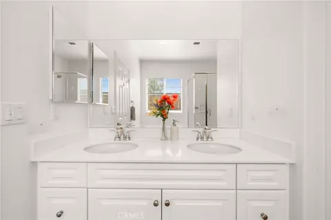 Bath - 26545 Dash Dr, Menifee, CA 92585 photo 1 of 2