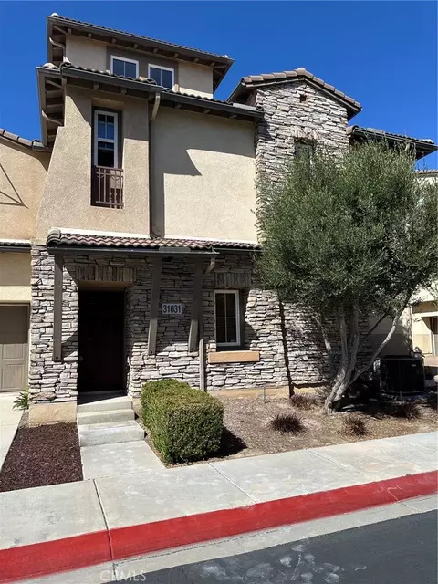 31031 Strawberry Tree Ln, Temecula, CA 92592