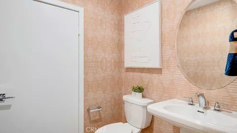 Bath - 1756 Eagle Rd, Rialto, CA 92376 photo 4 of 4