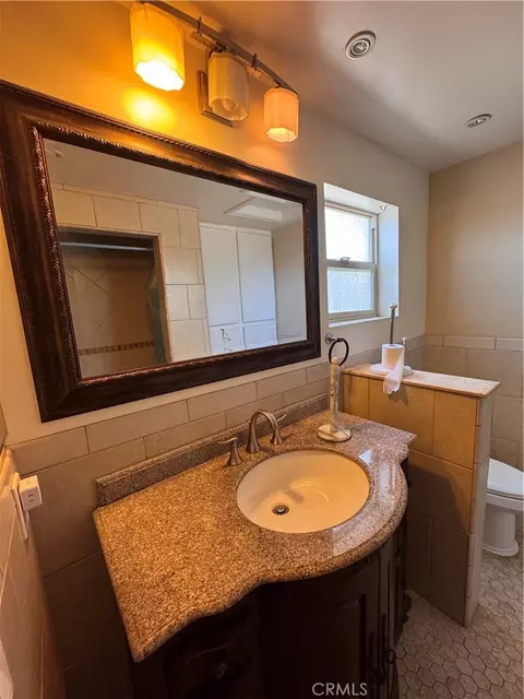 Bath - 3261 N Kenora, Spring Valley, CA 91977 photo 3 of 4