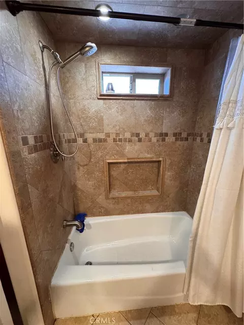 Bath - 3261 N Kenora, Spring Valley, CA 91977 photo 1 of 4
