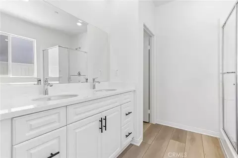 Entry Way - 1222 Kent Cir, Perris, CA 92571 photo 6 of 8
