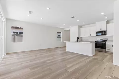 Living - 1222 Kent Cir, Perris, CA 92571 photo 1 of 2