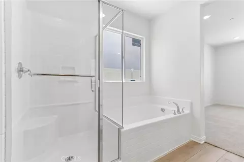 Bath - 1222 Kent Cir, Perris, CA 92571 photo 1 of 2