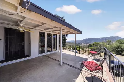 17535 Bear Valley Ln, Escondido, CA 92027 photo 4