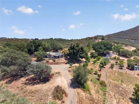 17535 Bear Valley Ln, Escondido, CA 92027 photo 3