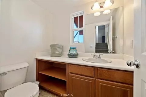 Bath - 31205 Strawberry Tree, Temecula, CA 92592 photo 2 of 3