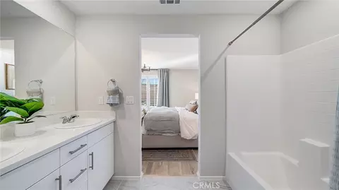 Entry Way - 7518 Vassar Ave, Hesperia, CA 92345 photo 1 of 1