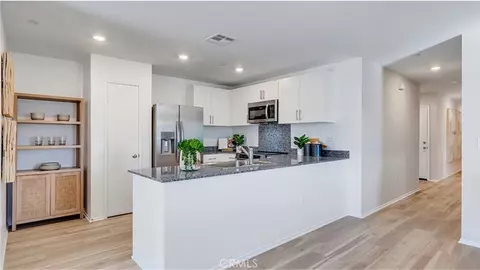 Kitchen - 7518 Vassar Ave, Hesperia, CA 92345 photo 1 of 2