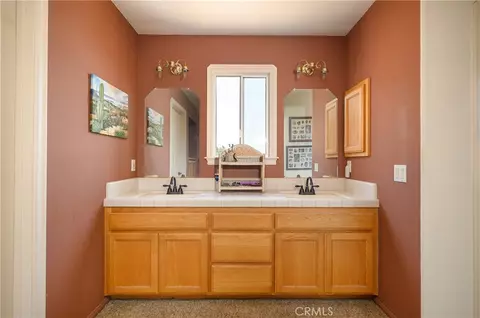 Bath - 1832 Camino Rainbow, Fallbrook, CA 92028 photo 3 of 4