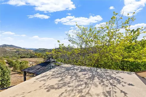 Exterior - 1832 Camino Rainbow, Fallbrook, CA 92028 photo 5 of 23